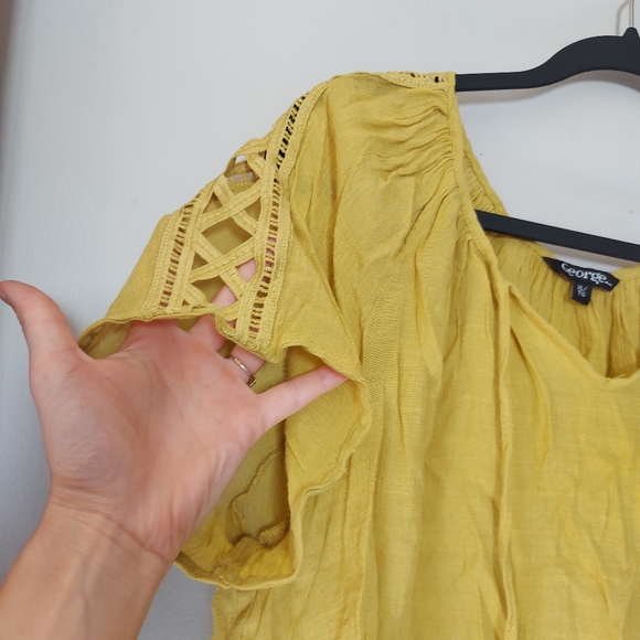 Lightweight Blouse - Picture 4 of 6